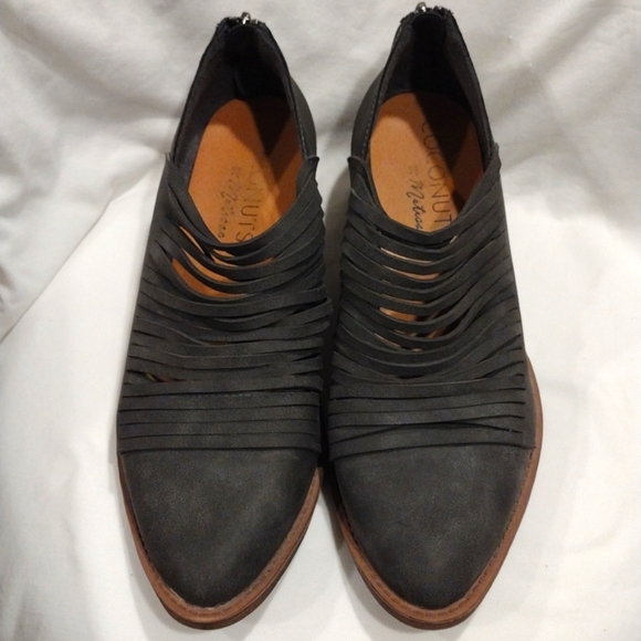 Coconuts by Matisse Women's Gray Suede Powell Cut Out Heeled Booties Sz 10-Boho - Picture 1 of 9